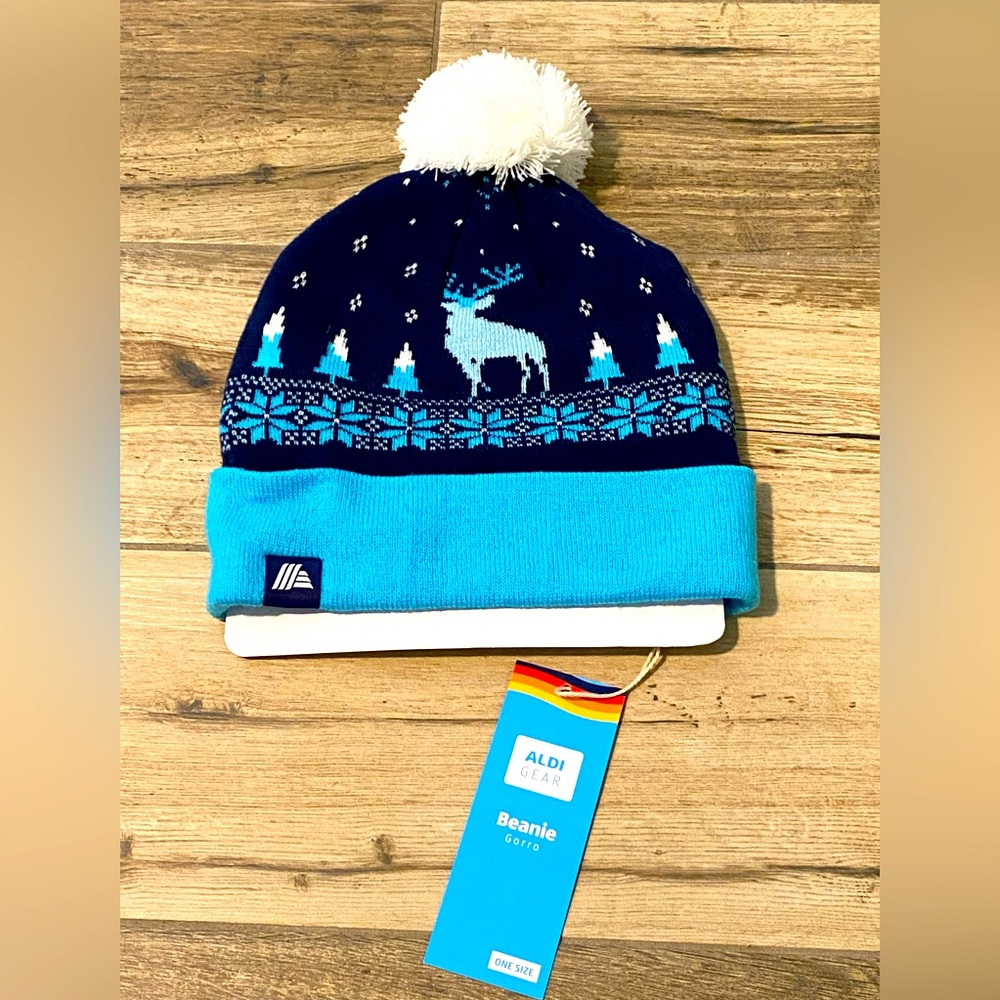 NEW ALDI Gear Winter Pom Beanie - NWT ALDIs- Christmas Reindeer hat